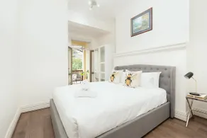 Stunning Sydney Home 4 - Image 4