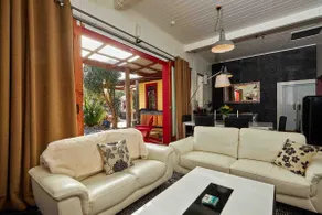 The Factory Luxury Accomodation - Image 3