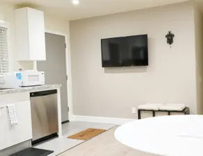 Modern House near Apple Park - Image 3