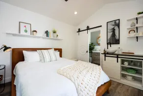 Modern Camas Cottage - Image 5