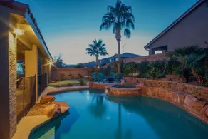 Paradise off the strip, 4BR + Big Loft + Fun Backyard - Image 2