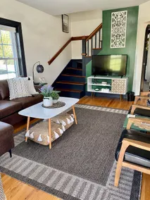 Cheerful & Charming Newly Renovated Cottage - Image 2