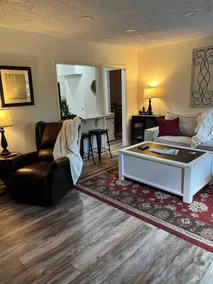 Payne Manor Guest House - Image 2