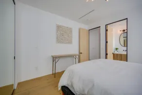 LA Modern Luxury Designer Suite (Venice Boulevard) - Image 4
