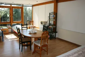 Cozy spacious apartment - Image 4