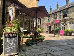 Cosy cottage in picturesque, historic courtyard - Image 5