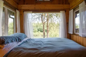 Relaxing Riverfront Cabin - Image 4