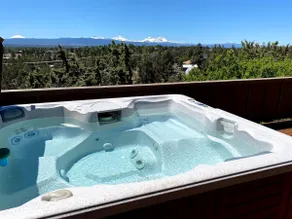 Modern Bend Retreat w/ Stunning Mountain Views - Image 2