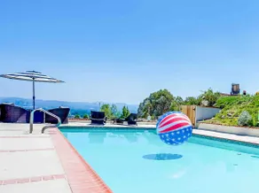 LA, Top of the Hills, Views, Pool, Private Suite - Image 2