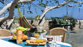 Coastal 3-Bedroom Home with Private Pool & BBQ l 150m from the sea! - Image 4