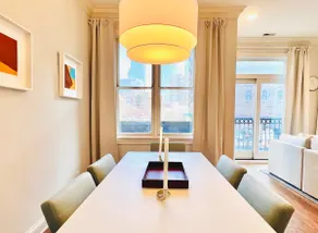 Spacious Downtown 3BR with Free Parking - Image 3