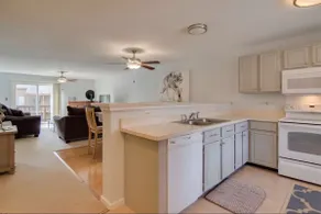 Beautiful, Light & Airy - vacation condo w/ pool. - Image 5