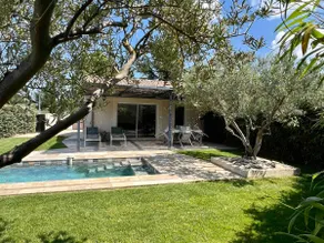Private house with pool & fenced garden - Image 2