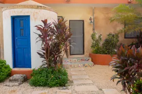 Casa Azafrán + Typical Yucatan Antique Apartment - Image 5