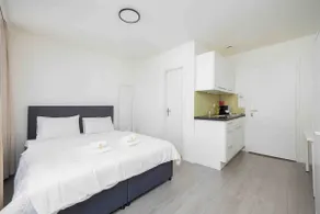 Downtown Deluxe Studio with Queen Bed (BE-35) - Image 5
