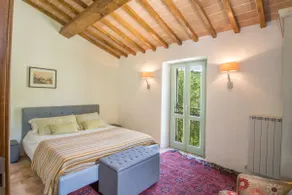 Stylish Umbrian farmhouse in stunning countryside - Image 5