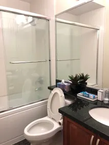 #2Bed/1 Bath/Full kitchen ,5 min walk skytrin/mall - Image 2