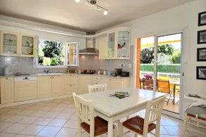Di Felicita – Villa with pool and close to the beach - Image 3