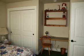The Upstairs. Spacious, comfy & Pets OK. - Image 2
