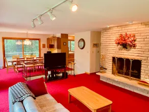 4 Bedroom Family Ski House w/ WiFi, cable! - Image 2
