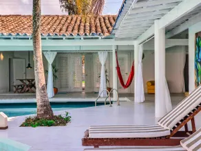 Beach house with 6 suites, on the edge of Ferradura beach - Image 5