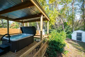 Zen 2 Getaway in the Woods with Private Hot Tub - Image 4