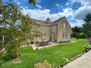 Country Lodge in the heart of the Cotswolds - Image 4