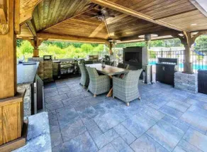 Cheerful residential home with swimming pool - Image 4