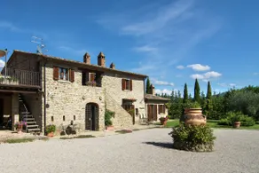 Luxurious, cozy apartment with pool near Cortona in Tuscany versatile - Image 5
