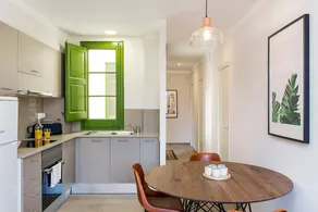 Barcelona | 2 bedrooms | Private balcony | TV - Image 2