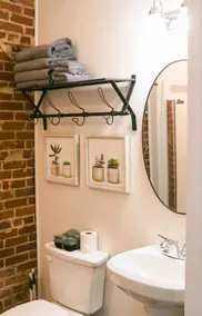 Carriage House on Washington - Image 2