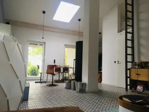 House in the middle of nowhere - Image 4