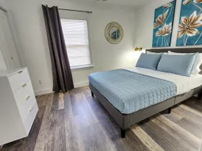 Historical SodoHouse DT near hospitals - Sleeps 11 - Image 2