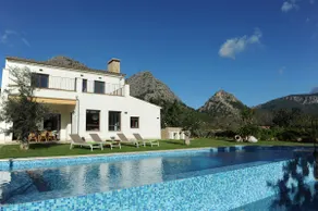 Chalet with swimming pool and barbecue. Wonderful views - Image 4
