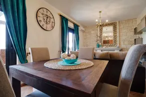 Luxury 2br apartment 50m from beach - Image 3