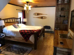 Comfortable Keweenaw Home Across from MTU - Image 3