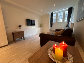 House with 2 private independent studio's 120 m2 - Image 2
