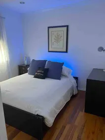 Spacious 3 bedroom home right by JFK airport - Image 2