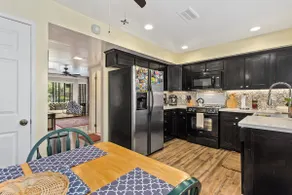 Luxurious, modern, smart and comfortable home. - Image 5