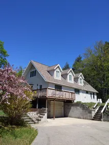 Charming four bedroom house on the hill - Image 4