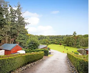 Astbury Falls Luxury Retreats - Image 3