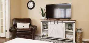 Small Town Family friendly & SMOKE-FREE - Sleeps 6 - Image 3