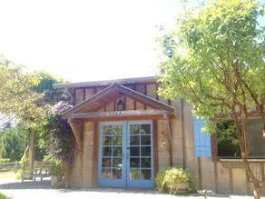 The Coach House@ Vashon Field and Pond - Image 3