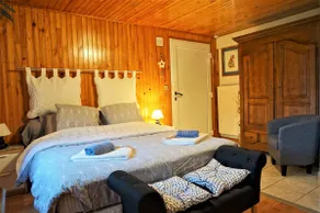 Charming furnished studio with bathroom and toilet - Image 4