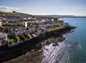18th Century Cottage On Waterfront, Panoramic Sea Views, Courtyard Garden - Image 4