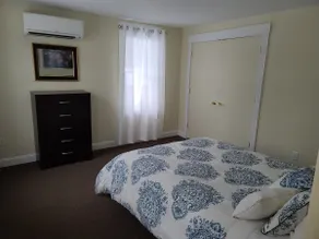 Clean, Comfy & Convenient. 1Bed Village Apt by MNR - Image 2