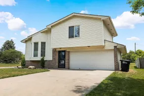 Updated 2 bed, 1.5 bath! - Image 3