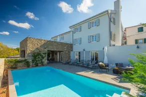 Exceptional 5 Star villa with breathtaking views, Sauna and fitness studio - Image 2