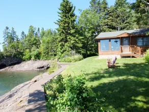 Sue's Small and Sweet Cabin - Image 2