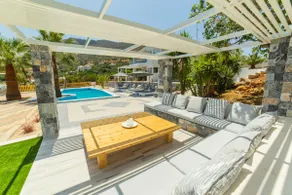 Villa Monroe by Villa Plus - Image 2